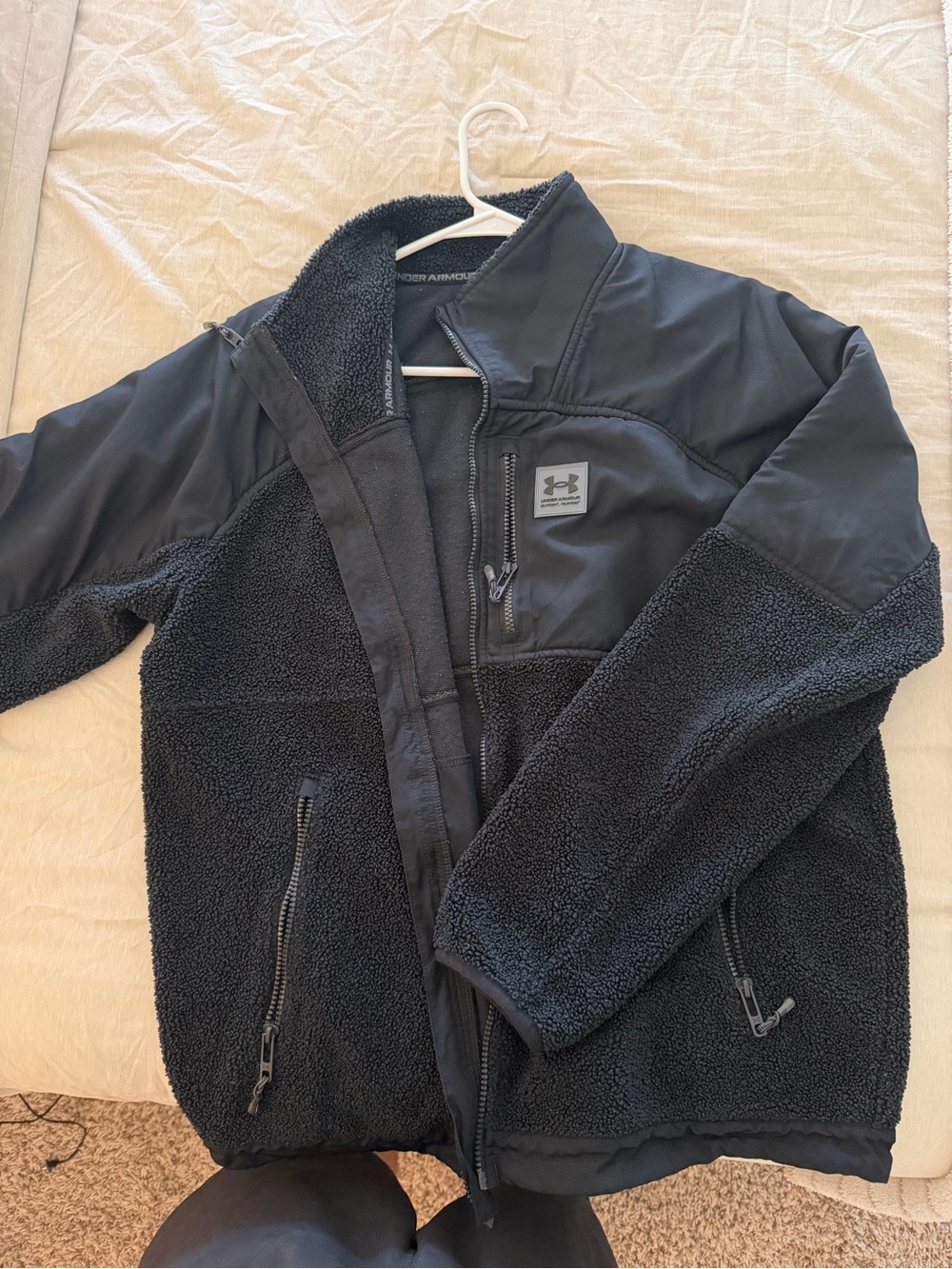Under Armour Men’s Black Sherpa Jacket with Zip Pockets